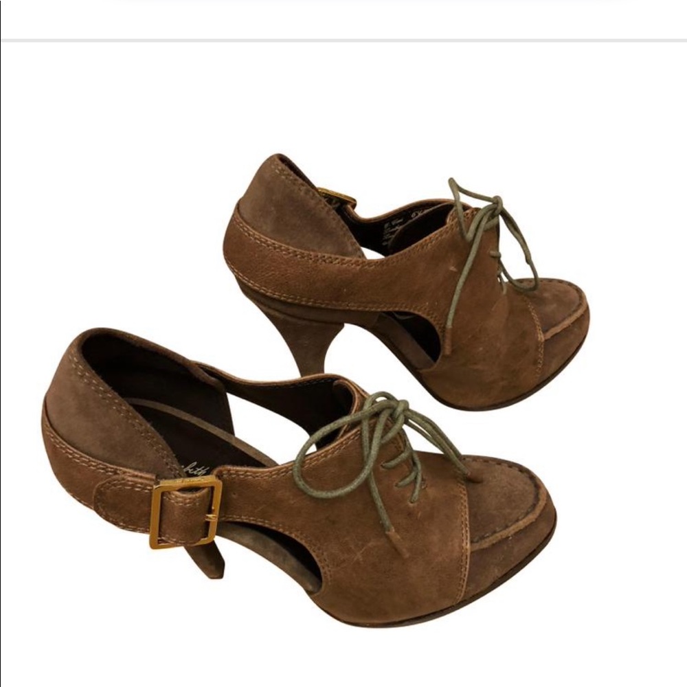 Elizabeth and James E-Casi Booties